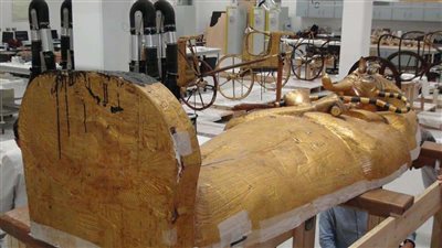 بالصور.. وزير الآثار يجري جولة داخل المتحف المصري الكبير بميدان الرماية