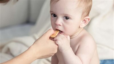 فوائد البسكويت للأطفال الرضع