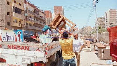 رفع ٥٧٩ إشغال طريق بمركزي دمنهور ورشيد