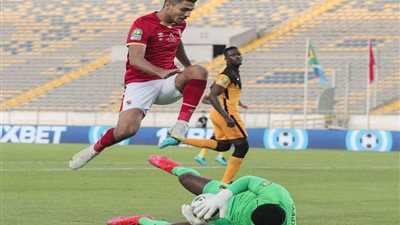 طبيب الأهلي يكشف تطورات إصابة نجم الأهلي محمد شريف