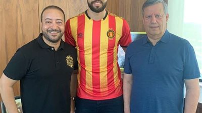 حقيقة انتقال حمدي النقاز للزمالك.. مفاجأة مدوية