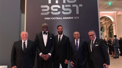 ميدو بصحبة رئيس الكاف وأبو ريدة والجنايني في حفل أفضل لاعب بالعالم