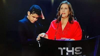 رسمياَ.. سيلفيا جريكو وإبنها الكفيف يحصدان الأفضل بالعالم