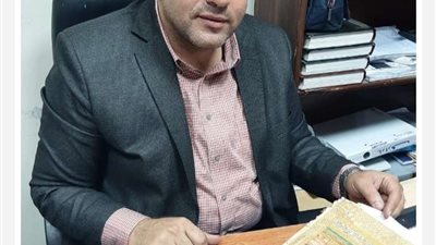 الجمارك تضبط عملات ومخطوطات أثرية مهربة داخل مطار القاهره