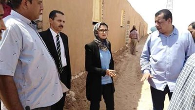 جولة تفقدية لمشروع إنشاء 50 منزل ريفي بالأربعين فى الوادى الجديد