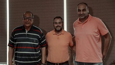 أوجستي يوقع عقود تدريب 