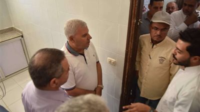محافظ مطروح يتفقد الوحدة الصحية بقرية ثواني جابر بالضبعة