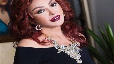 نبيلة عبيد تحتفل بتكريمها في الإسكندرية السينمائي بـ