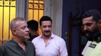 شريف منير فى أحدث ظهور من كواليس تصوير مسلسل