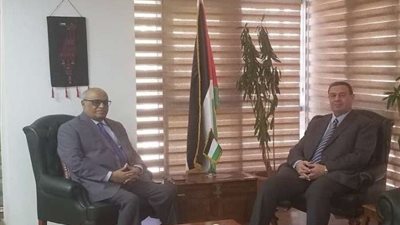 السفير الفلسطيني بالقاهرة يستقبل مندوب اليمن بالجامعة العربية