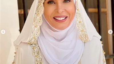 شاهد.. الراقصة دينا تفاجئ جمهورها بلوك جديد