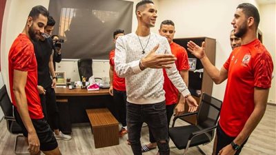 مدافع الأهلي يعود للمشاركه في مباراة المصري بعد التعافي من كورونا