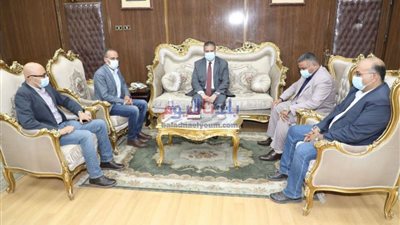 محافظ المنوفية يستقبل رئيس الهيئة المصرية للكتاب