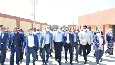 محافظ الشرقية يفتتح مشروع إنشاء المحطة الوسيطة لتجميع ونقل المخلفات