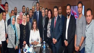 في عيدها الرابع.. تعرف على رسائل المصريين بالخارج لوزارة الهجرة (فيديو)