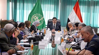 علاء عبدالحليم يناقش المشروعات الجاري إنشاؤها بمدن محافظة القليوبية