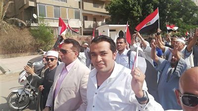 بالصور.. تزايد المسيرات المؤيدة لدعم الرئيس ومؤسسات الدولة بالمنصة