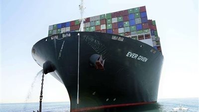 السفينة البنمية تعبر محافظة بورسعيد في طريقها للعودة