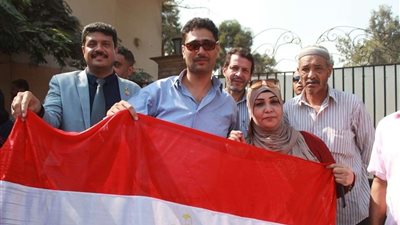 بالصور.. أهالي منطقة جسر السويس يتوافدون على المنصة لدعم الرئيس