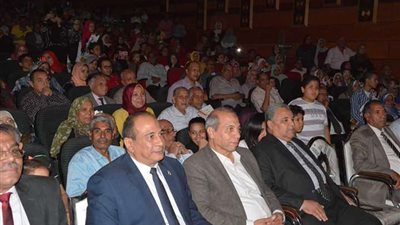 نقابه مُعلمي المنيا تكرم 240 من الطلاب المتفوقين والمتميزين