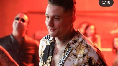 شاهد.. أحمد الفيشاوي يمارس تمارين شاقة داخل الجيم