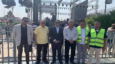 نائب رئيس حزب مستقبل وطن يشارك في مظاهرة تأييد الرئيس بالمنصة