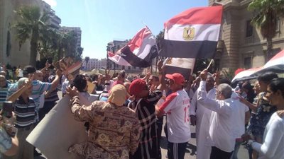 مسيرة حاشدة لدعم الرئيس السيسي بالإسكندرية