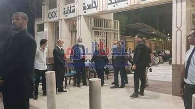 لبلبة وسمير صبري أول الحضور في عزاء السيناريست فيصل ندا.. صور