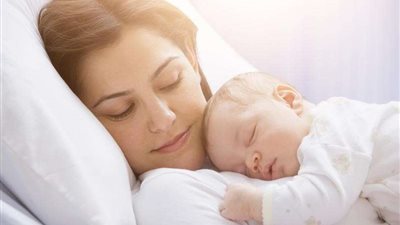 لهذا السبب.. الأمهات الأكبر سنًا يستطعن تربية أطفالهن بشكل أفضل