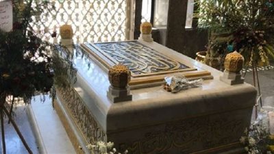 السيسي ينيب وزير الدفاع لوضع إكليل زهور على قبر الزعيم جمال عبدالناصر