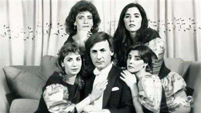 شاهد.. هل قرر عزت أبو عوف على حرق أعماله قبل وفاته.. شقيقته تجيب