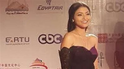 شاهد.. مي الغيطي ترد على متابع هاجم والدها