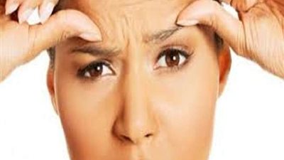 استشاري تجميل يوضح أسباب التجاعيد حول العين وكيفية علاجها