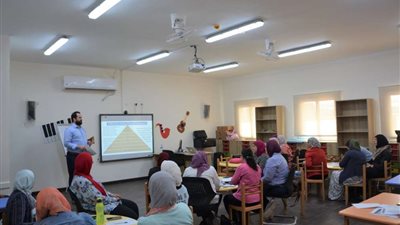 ضمن رؤية 2030.. تنظيم دورات تدريبية لمعلمي مدارس النيل المصرية
