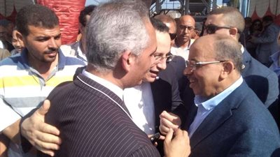 وزير التنمية المحلية يفتتح خط إنتاج الوقود البديل بمصنع 