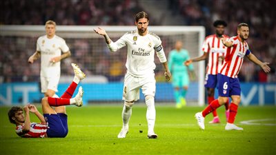 انتهاء الشوط الأول من ديربي مدريد بالتعادل السلبي