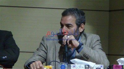 أول تعليق من أحمد عبد العزيز على شائعة بيع عفش منزله