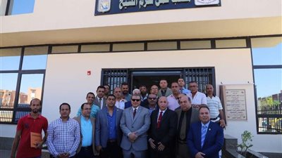 وزير القوى العاملة يسلم 17 عقد عمل لذوي القدرات الخاصة