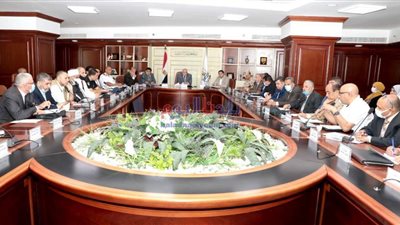 تخصيص أراضي لإنشاء مجمعات خدمية بقرى 