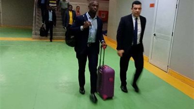 فريق الزمالك وطاقم التحكيم ومراقب مباراة جينيراسيون يصلون برج العرب