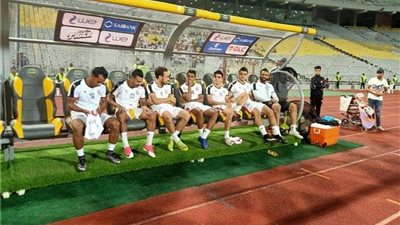 تقسيمة بين لاعبي الزمالك في برج العرب بعد انسحاب جينيراسيون فوت السنغالي