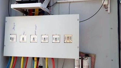 تركيب عدادات جديدة لإنارة الشوارع بقرية 