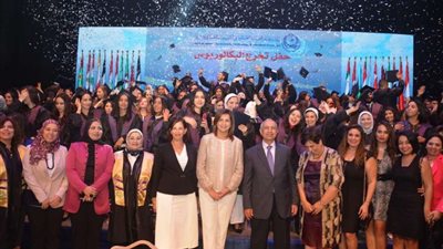 وزيرة الهجرة تشارك بحفل تخرج كلية اللغة والإعلام بالأكاديمية العربية