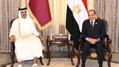 الرئيس السيسي يلتقي أمير قطر في بغداد