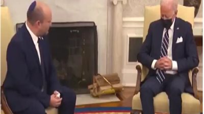 ظهر نائماَ.. الرئيس الأمريكي يتجاهل رئيس الوزراء الإسرائيلي في البيت الأبيض