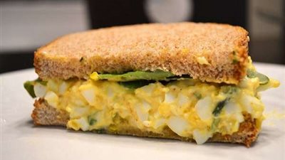 ساندويتشات المخدرات.. طريقة جديدة لسرقة السيارات