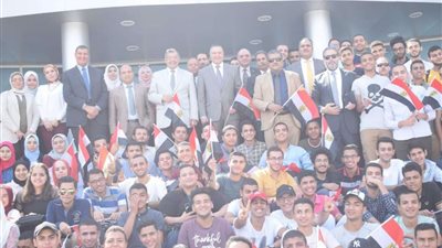 رئيس جامعة بنها يستقبل طلاب البرامج الجديدة بفرع العبور