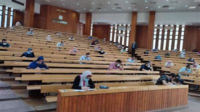 بالصور | الصحة: بدء الامتحانات التحريرية للأطباء الملتحقين ببرنامج الزمالة المصرية اليوم
