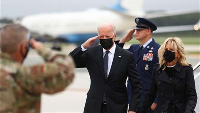 بايدن وزوجته يشهدان مراسم استقبال جثث 13 عسكريًا ضحية تفجير مطار كابول
