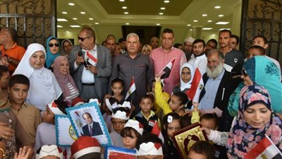 طلاب مطروح يهنئون المحافظ بذكرى انتصارات أكتوبر المجيدة